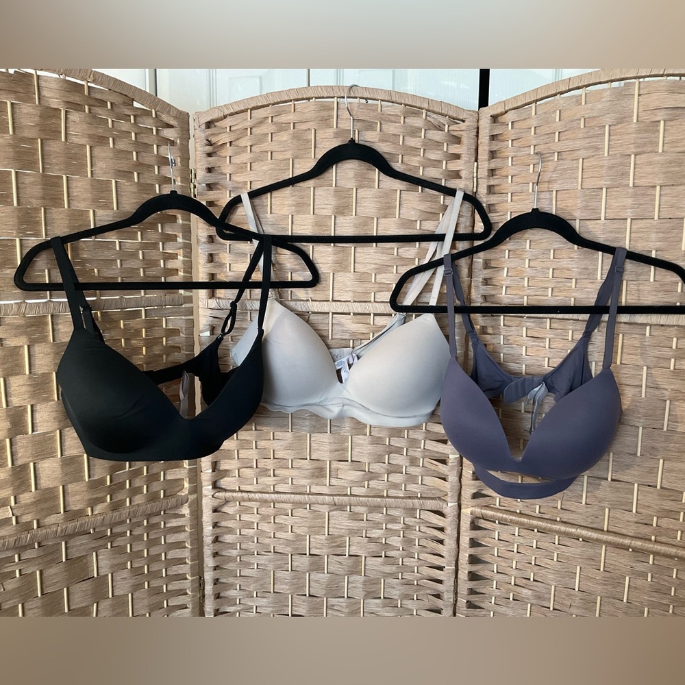 Victoria’s Secret Wireless Bras Lot